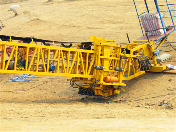 超大型南水北調(diào)水渠襯砌機(jī)現(xiàn)場